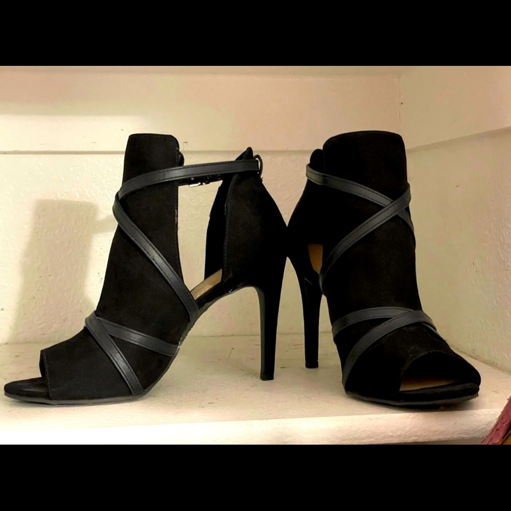 Sexy open toe black heels
